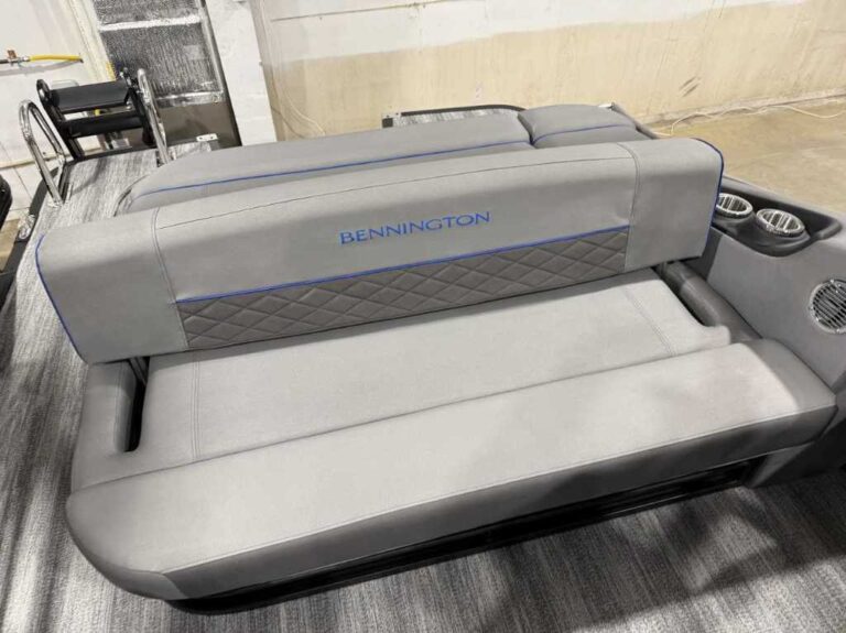 2026 Bennington 25LTSB - Blackout US-ETWS9076J526 [photo 19]